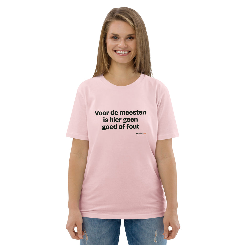 Voor de meesten is hier geen goed of fout – t-shirt roze, gedragen door een vrouw