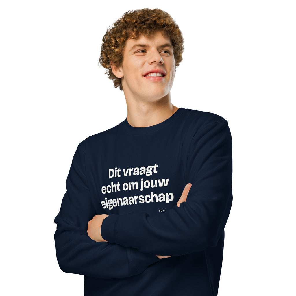 Dit vraagt echt om jouw eigenaarschap – sweater navy, gedragen door een man