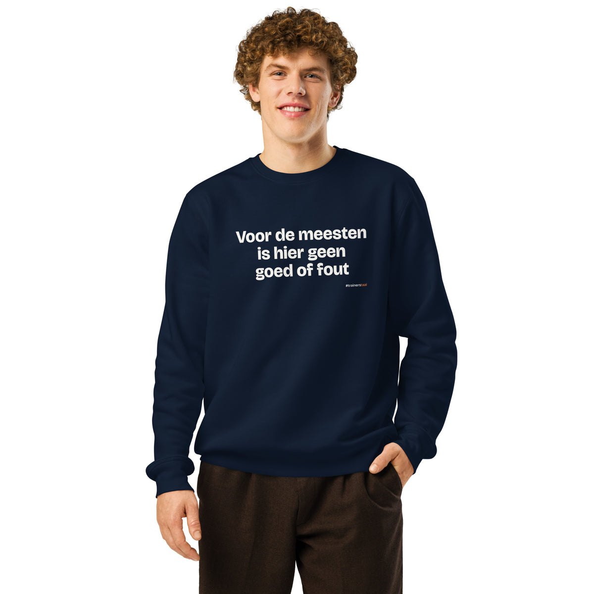 Voor de meesten is hier geen goed of fout – sweater navy, gedragen door een man